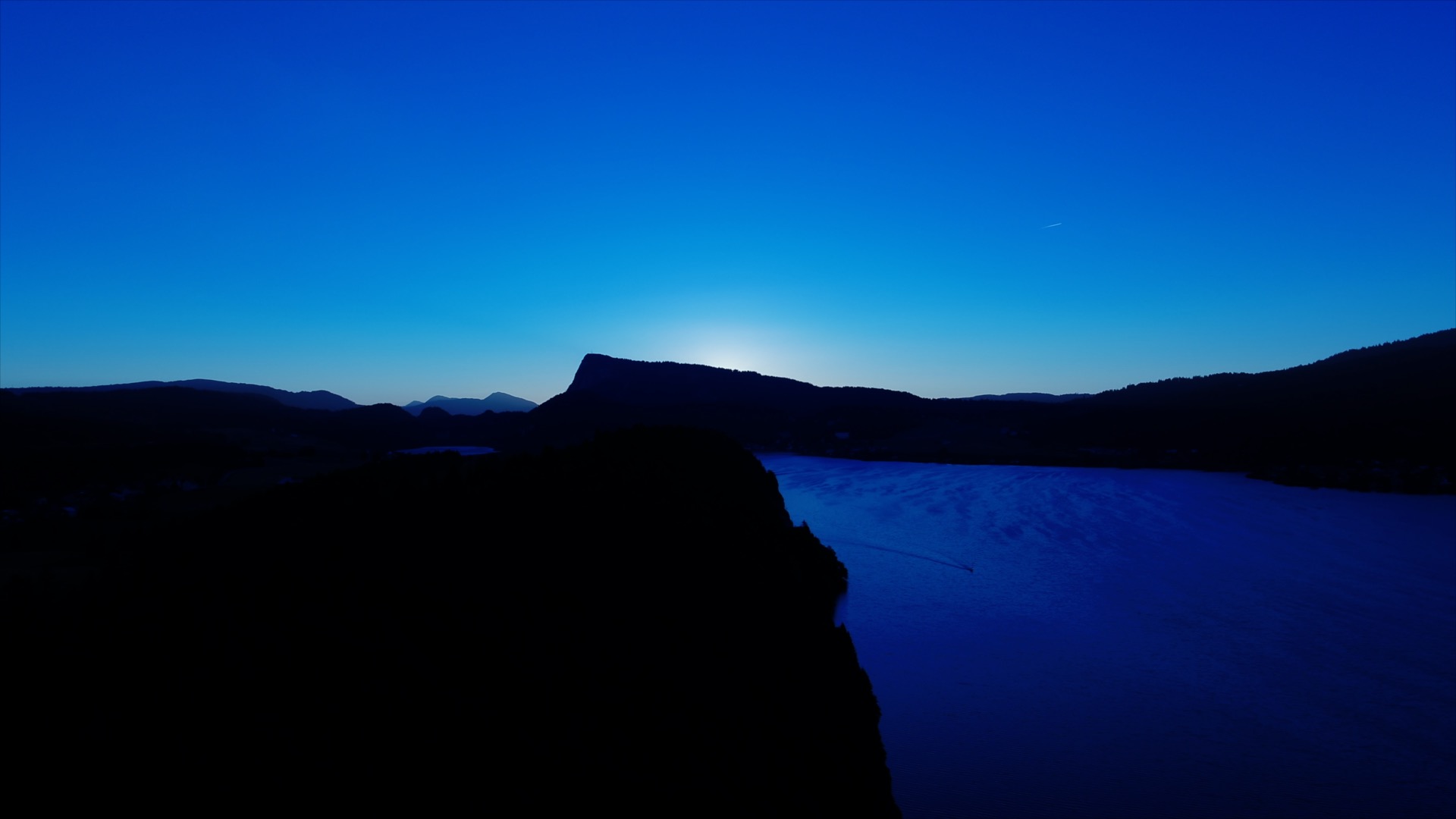 video-section-banner-image